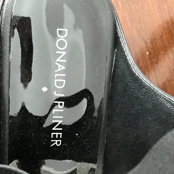 Donald J Pliner Eeva Black Wedge Sandals - Picture 6 of 8